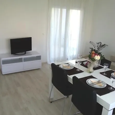 Levanat Apartment *